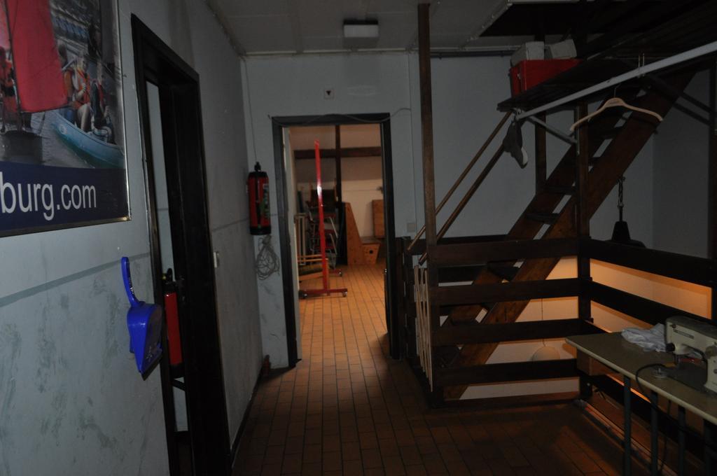 Sailcenter Limburg Hostel Kinrooi Екстериор снимка