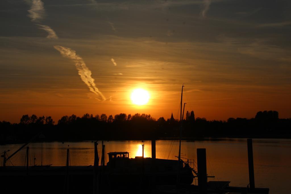 Sailcenter Limburg Hostel Kinrooi Екстериор снимка