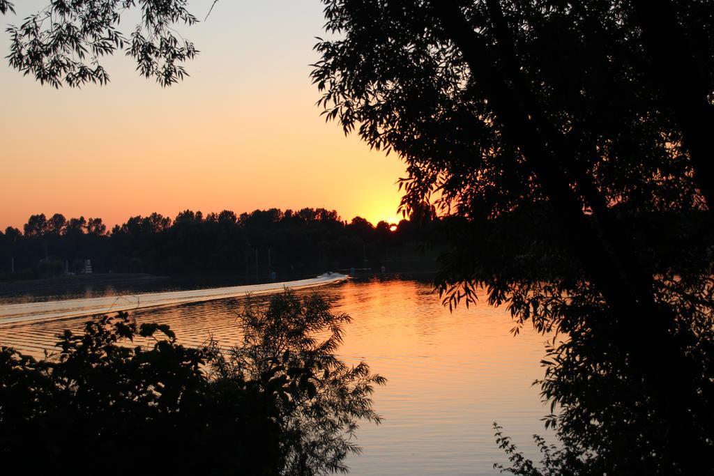 Sailcenter Limburg Hostel Kinrooi Екстериор снимка